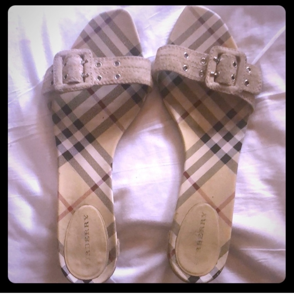 🎈BURBERRY Kitten Heels